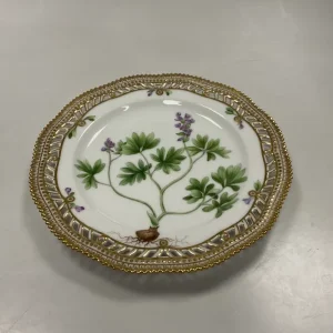 Royal Copenhagen Flora Danica Gennembrudt Frokosttallerken No 3554