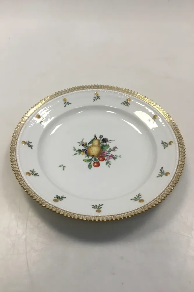 Royal Copenhagen Flora Danica Juliane Marie Frokosttallerken No 17/3550