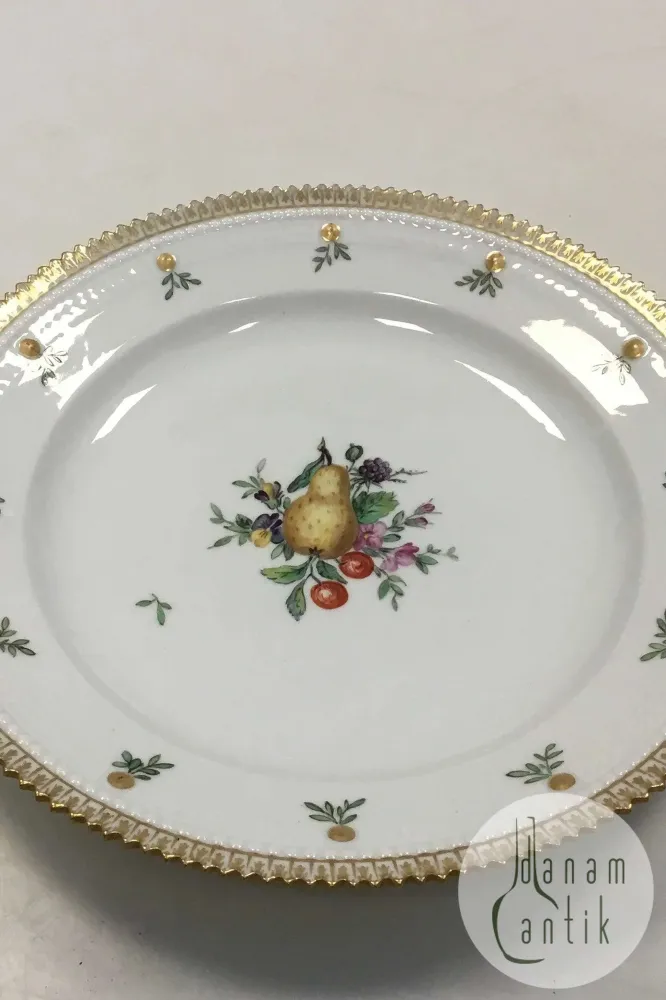 Royal Copenhagen Flora Danica Juliane Marie Frokosttallerken No 17/3550