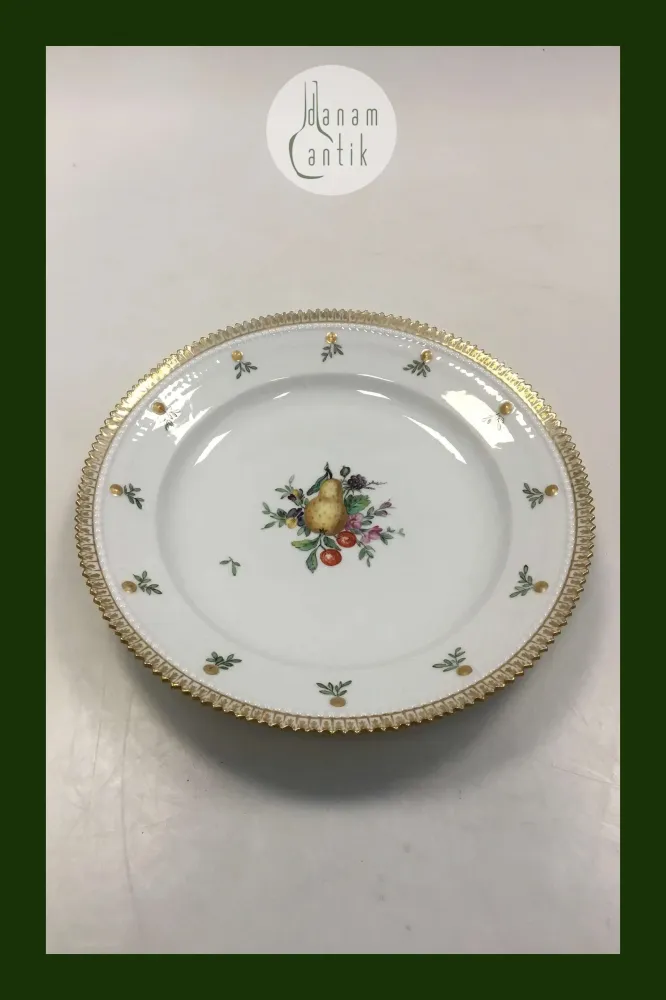 Royal Copenhagen Flora Danica Juliane Marie Frokosttallerken No 17/3550