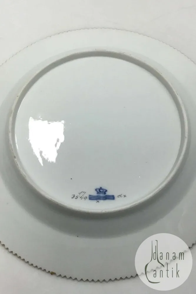 Royal Copenhagen Flora Danica Juliane Marie Middagstallerken No 17/3549