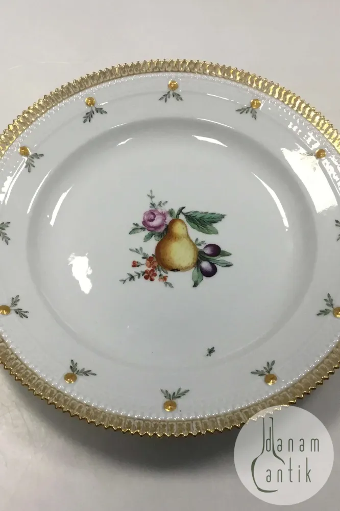 Royal Copenhagen Flora Danica Juliane Marie Middagstallerken No 17/3549