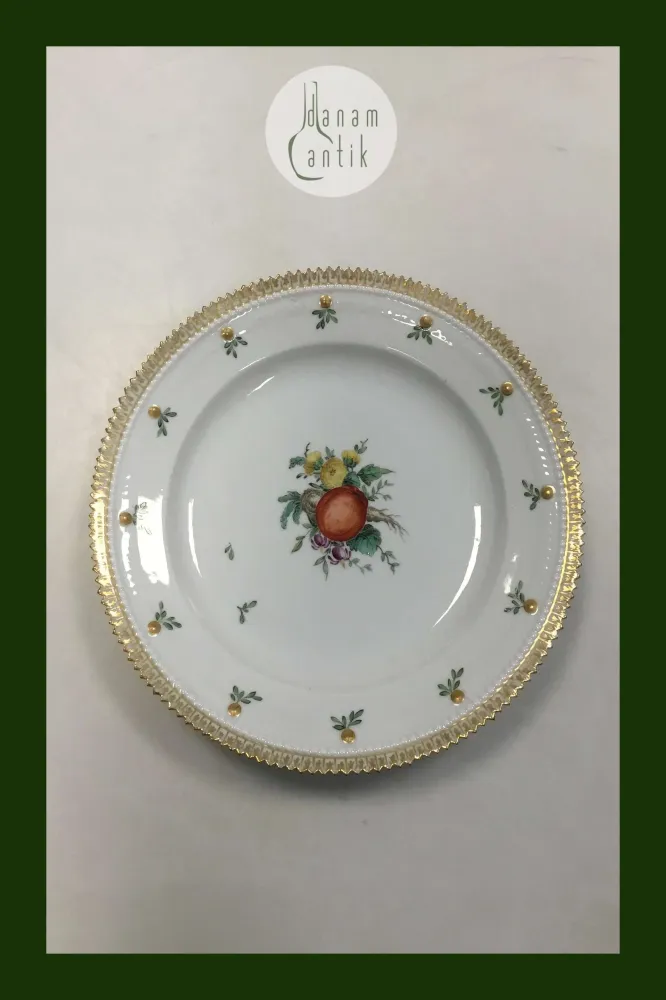 Royal Copenhagen Flora Danica Juliane Marie Frokosttallerken No 17/3550