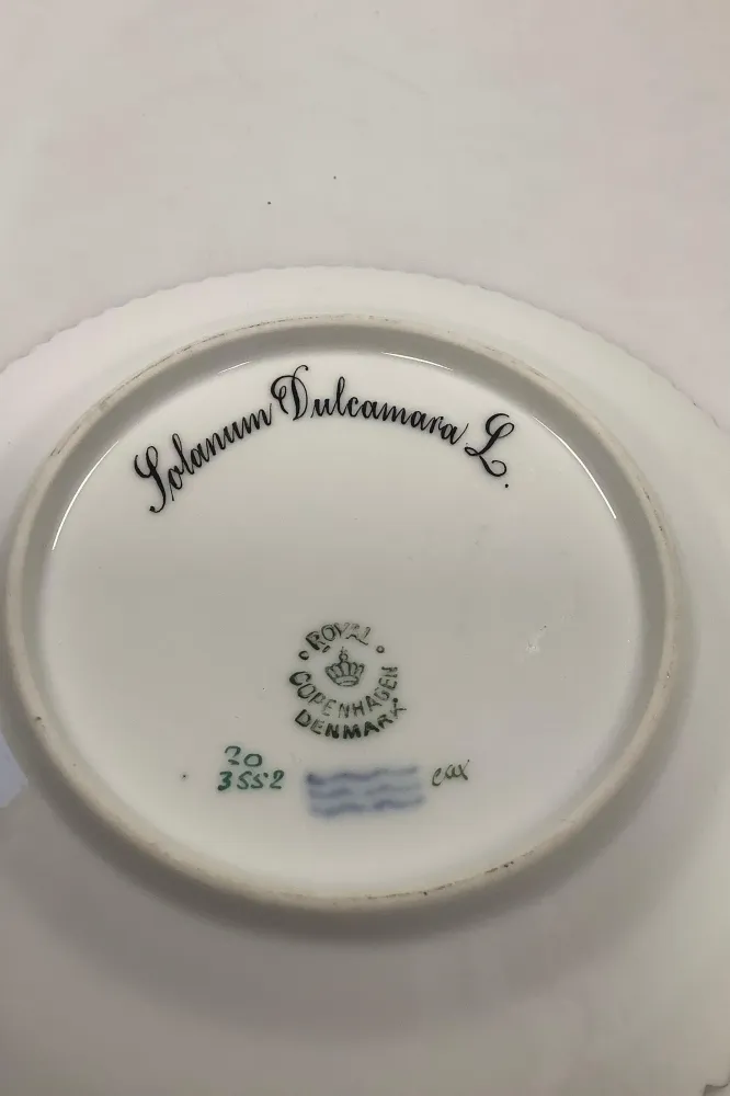 Royal Copenhagen Flora Danica Kagetallerken No 20/3552