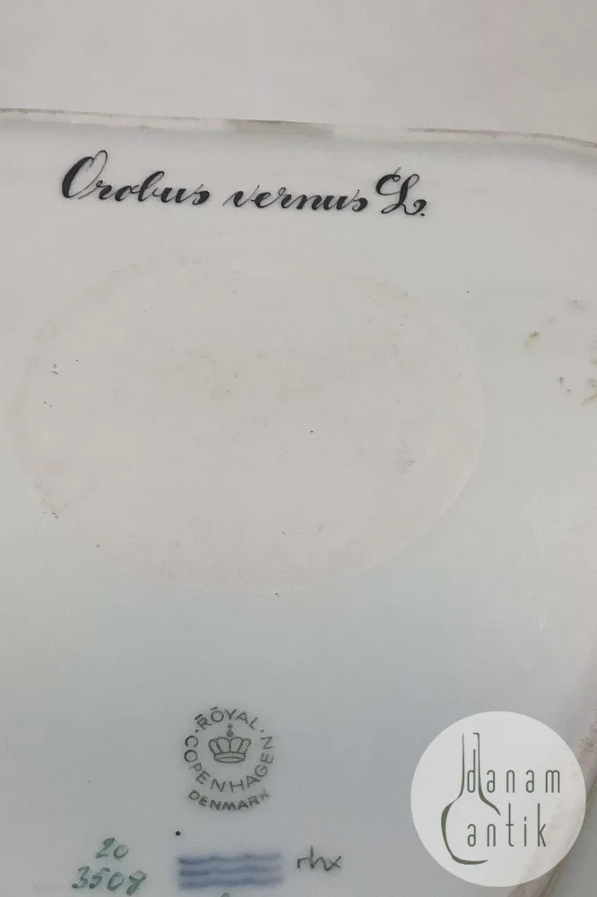 Royal Copenhagen Flora Danica 3 kantet Skål 3508