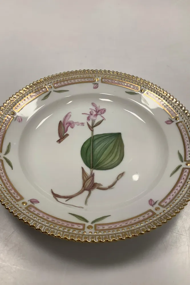 Royal Copenhagen Flora Danica Salat Tallerken No 20 / 3573