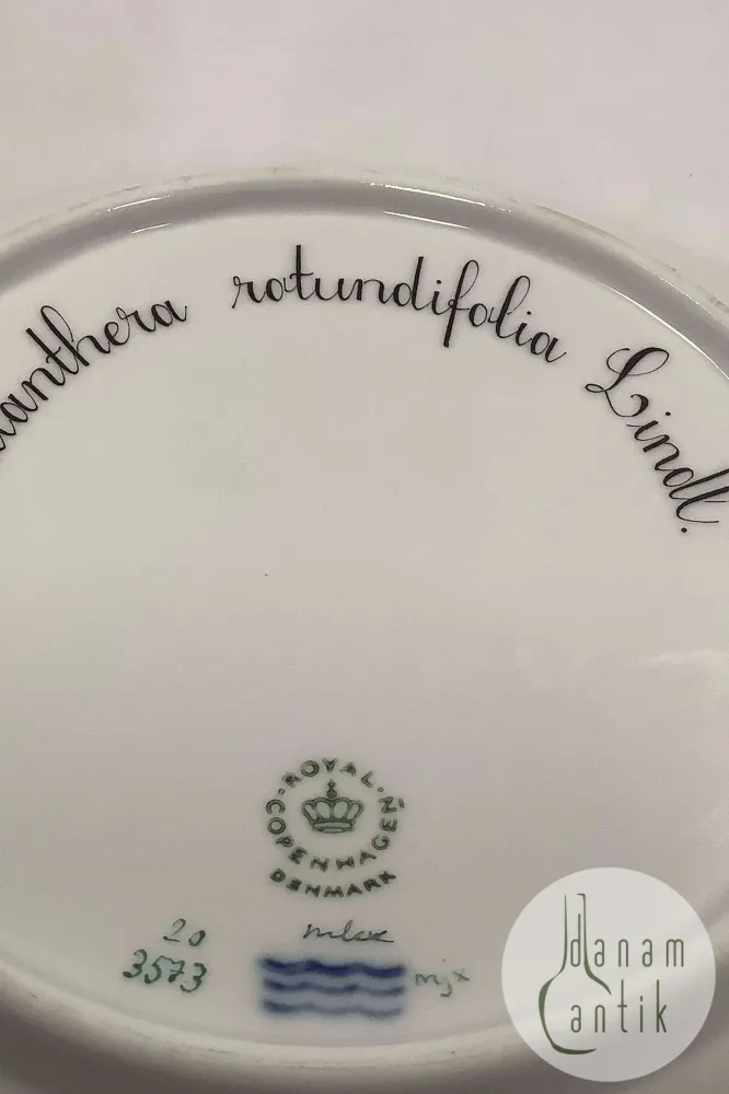 Royal Copenhagen Flora Danica Salat Tallerken No 20 / 3573