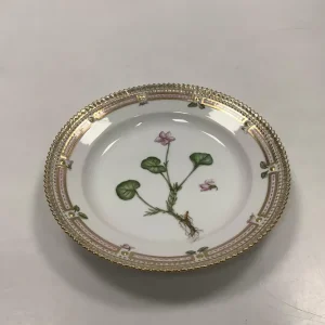 Royal Copenhagen Flora Danica Salat Tallerken No 20 / 3573