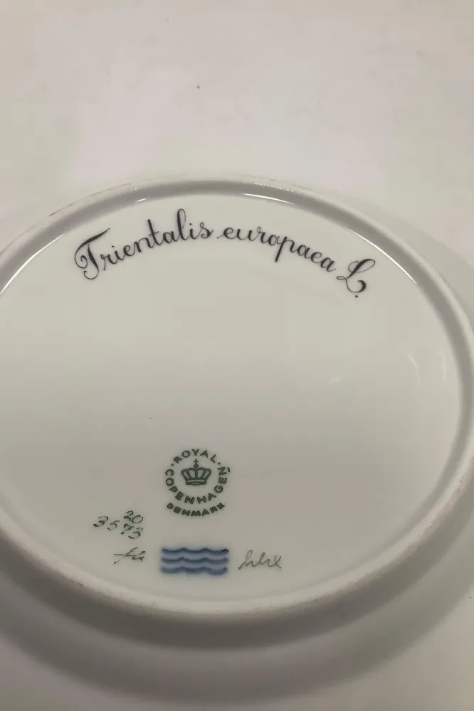 Royal Copenhagen Flora Danica Salat Tallerken No 20 / 3573