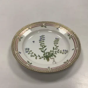 Royal Copenhagen Flora Danica Salat Tallerken No 20 / 3573
