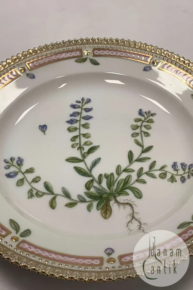 Royal Copenhagen Flora Danica Salat Tallerken No 20 / 3573
