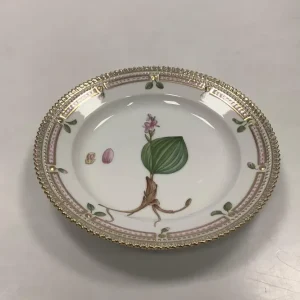 Royal Copenhagen Flora Danica Salat Tallerken No 20 / 3573