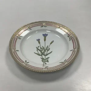 Royal Copenhagen Flora Danica Salat Tallerken No 20 / 3573