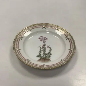 Royal Copenhagen Flora Danica Salat Tallerken No 20 / 3573