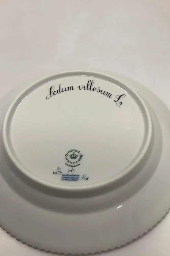 Royal Copenhagen Flora Danica Salat Tallerken No 20 / 3573