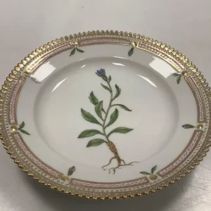 Royal Copenhagen Flora Danica Salat Tallerken No 20 / 3573