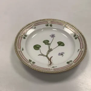 Royal Copenhagen Flora Danica Salat Tallerken No 20 / 3573