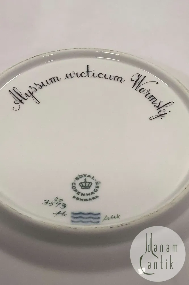 Royal Copenhagen Flora Danica Salat Tallerken No 20 / 3573