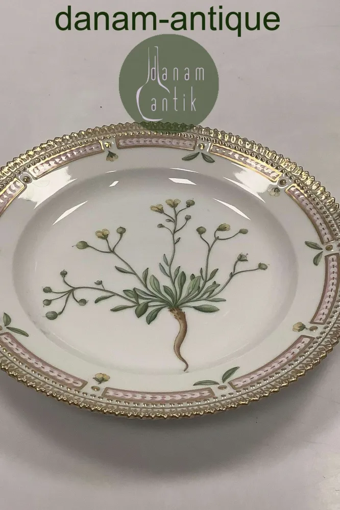 Royal Copenhagen Flora Danica Salat Tallerken No 20 / 3573