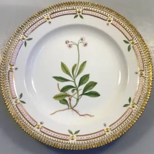 Royal Copenhagen Flora Danica Spisetallerken No. 3549
