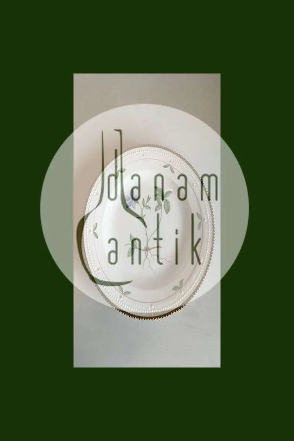 Royal Copenhagen Flora Danica Spisetallerken No 735/3549