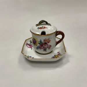 Royal Copenhagen Fuld Saksisk Blomst Sennepskop No. 1594 og Underkop No.1674