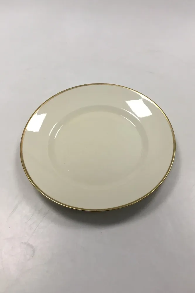 Royal Copenhagen Glat Cremefarvet stel Frokosttallerken No 9589.