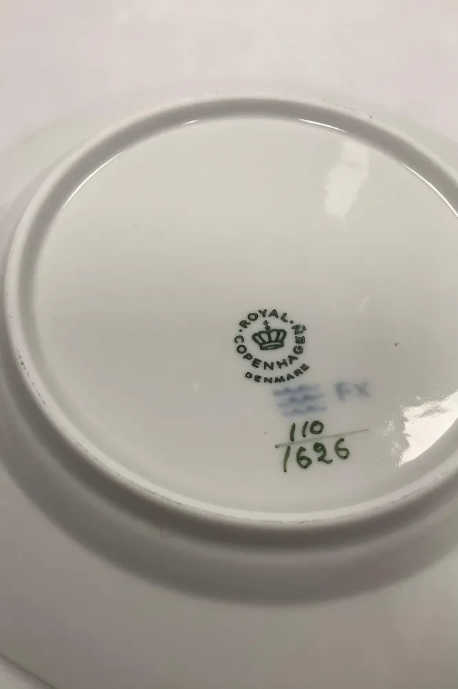 Royal Copenhagen Grøn Blomst Svejfet Sidetallerken No 1626