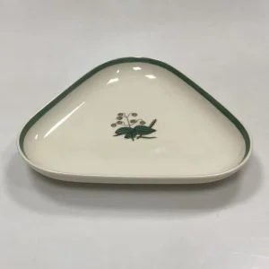 Royal Copenhagen Hjertegræs Trekantet Fad No. 884/9721