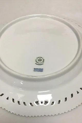 Royal Copenhagen Hvid Flora Danica / Perlestel Tallerken med gennembrudt kant No. 3554