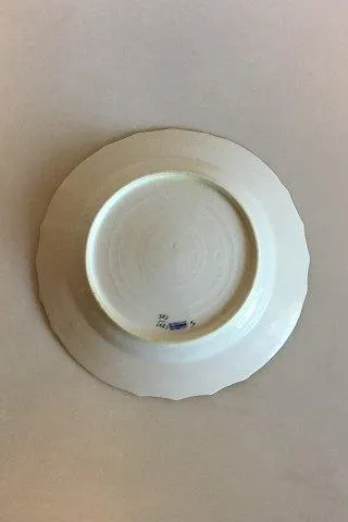 Royal Copenhagen Hvid Svejfet med takket guldkant (Stel 387 / Josephine) Frokosttallerken No 1623