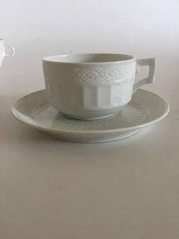 Royal Copenhagen Hvid Vifte Thekop og Underkop No. 11545