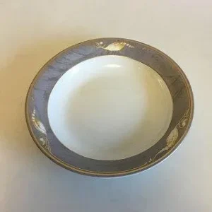 Royal Copenhagen Grå Magnolia Dyb Tallerken No 605