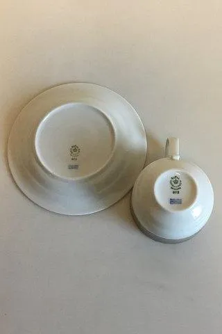 Royal Copenhagen Grå Magnolia Kaffekop med underkop No 072+073