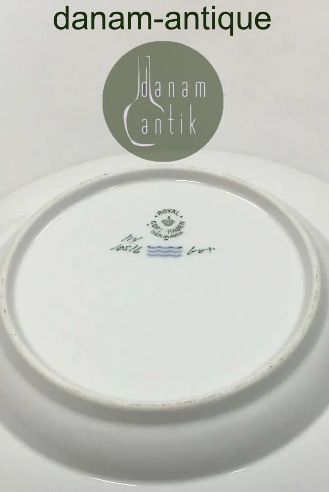 Royal Copenhagen Menuet Dyb tallerken No 10516