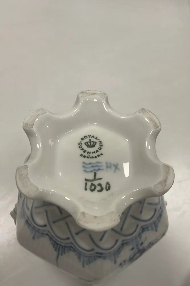 Royal Copenhagen Musselmalet Helblonde Lille sekskantet kaffekande No. 1030