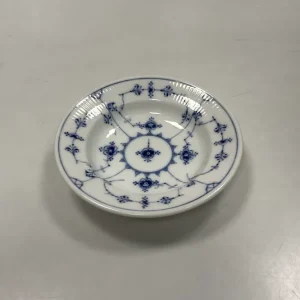 Royal Copenhagen Musselmalet Riflet lille dybtallerken med tyk kant No. 487