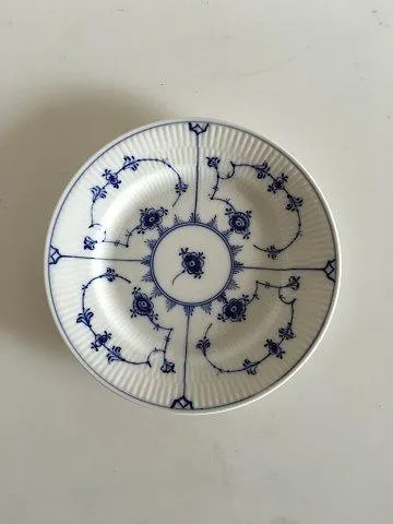 Royal Copenhagen Musselmalet Riflet Sidetallerken No. 181