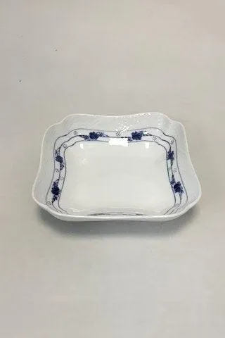 Royal Copenhagen Rosenknop Firkantet skål No 8063