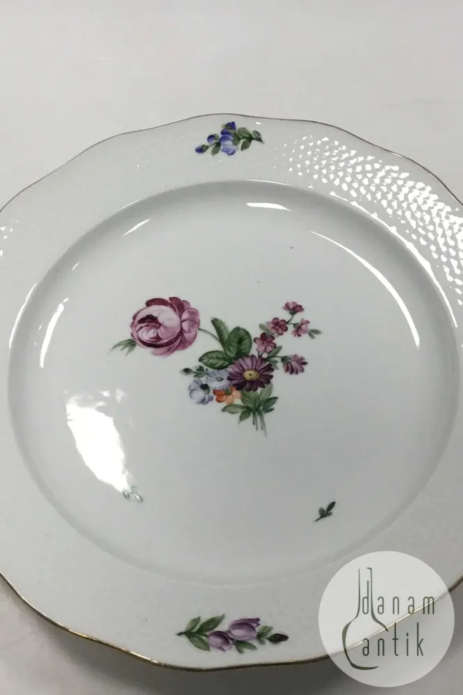 Royal Copenhagen Saksisk Blomst Let Bicelle Fad No 493/2017