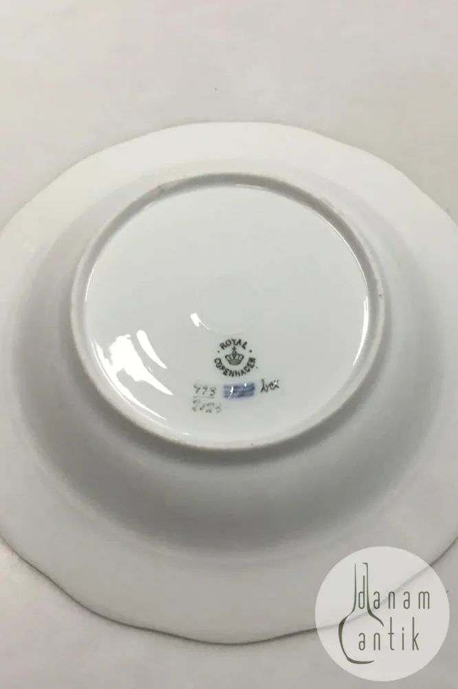 Royal Copenhagen Saksisk Blomst Let Bicelle Dyb Tallerken No 493/2025
