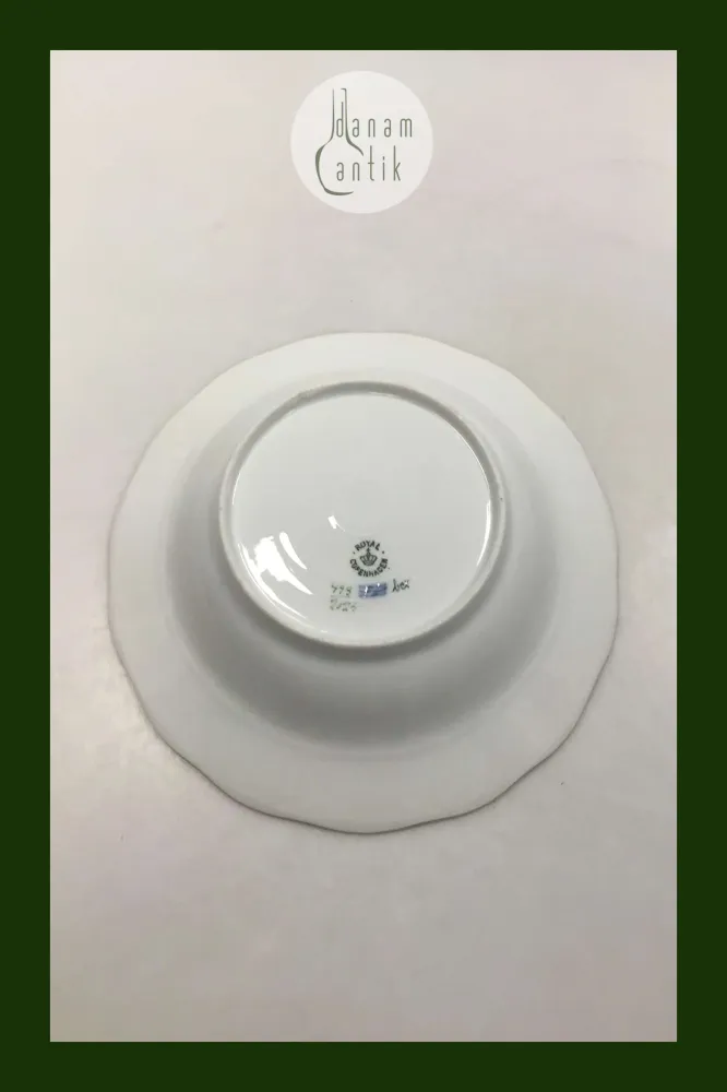 Royal Copenhagen Saksisk Blomst Let Bicelle Dyb Tallerken No 493/2025