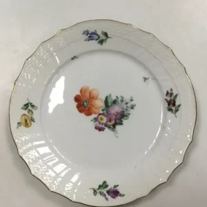 Royal Copenhagen Saksisk Blomst Let Frokosttallerken No 493/1630