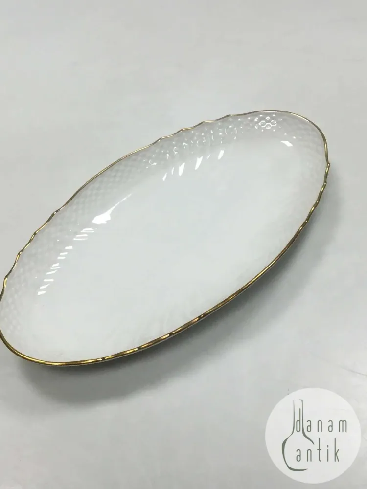 Royal Copenhagen Sirius aflangt fad No 1689