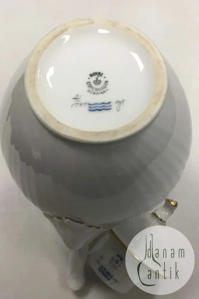 Royal Copenhagen Sirius Rundt Kaffekande No 1794