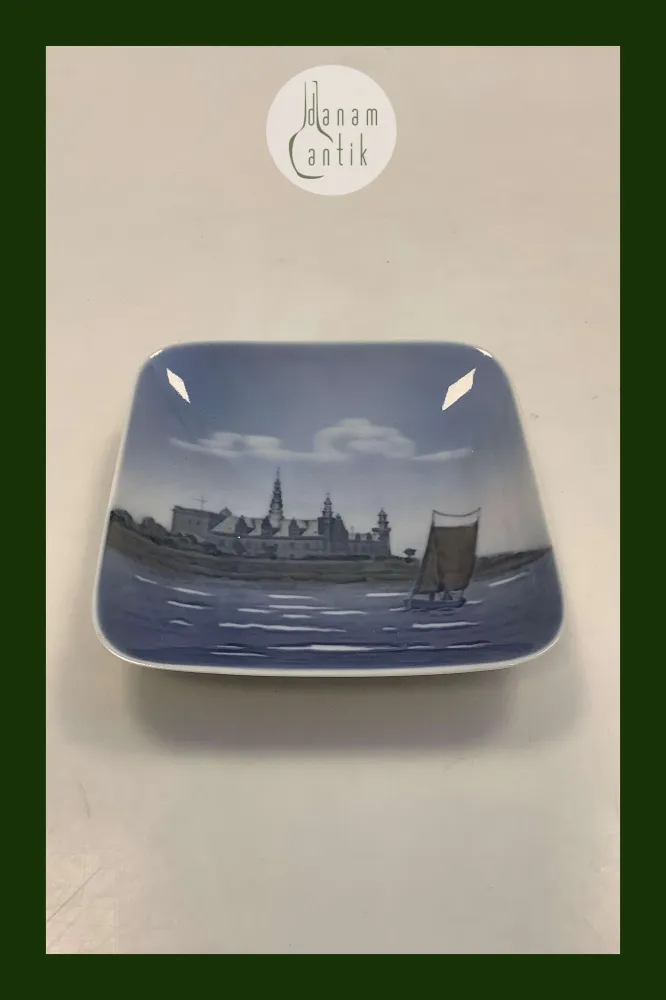 Royal Copenhagen Skål og askebæger No 3358 Kronborg