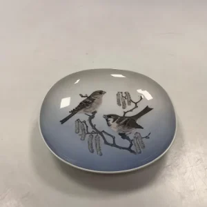 Royal Copenhagen Skål med Gråspurv No. 4937