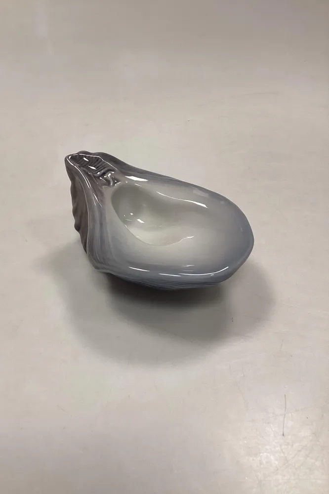 Royal Copenhagen Skål/Pibeholder med firmalogo ØTA No. 4553