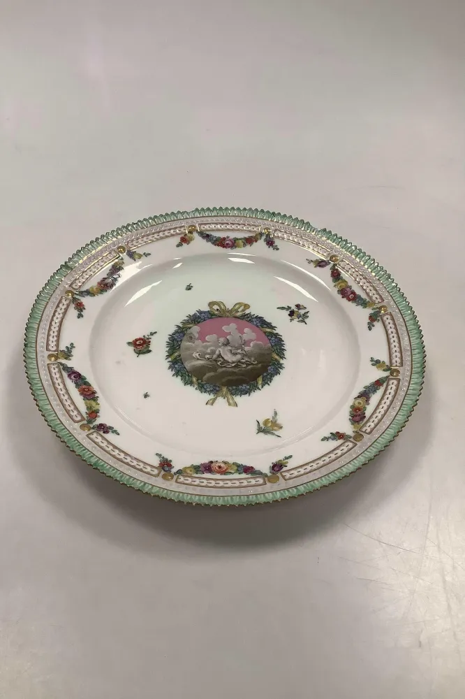 13 Royal Copenhagen Spisetallerkener Holsten-Gottorp Stellet fra 1783 ( Flora Danica Perlestel )