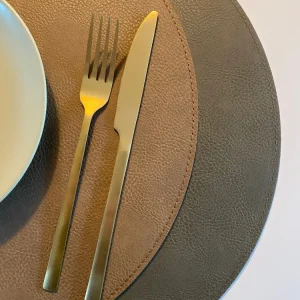 Vändbar bordsunderlägg - PU Ø38 cm armé/camel
